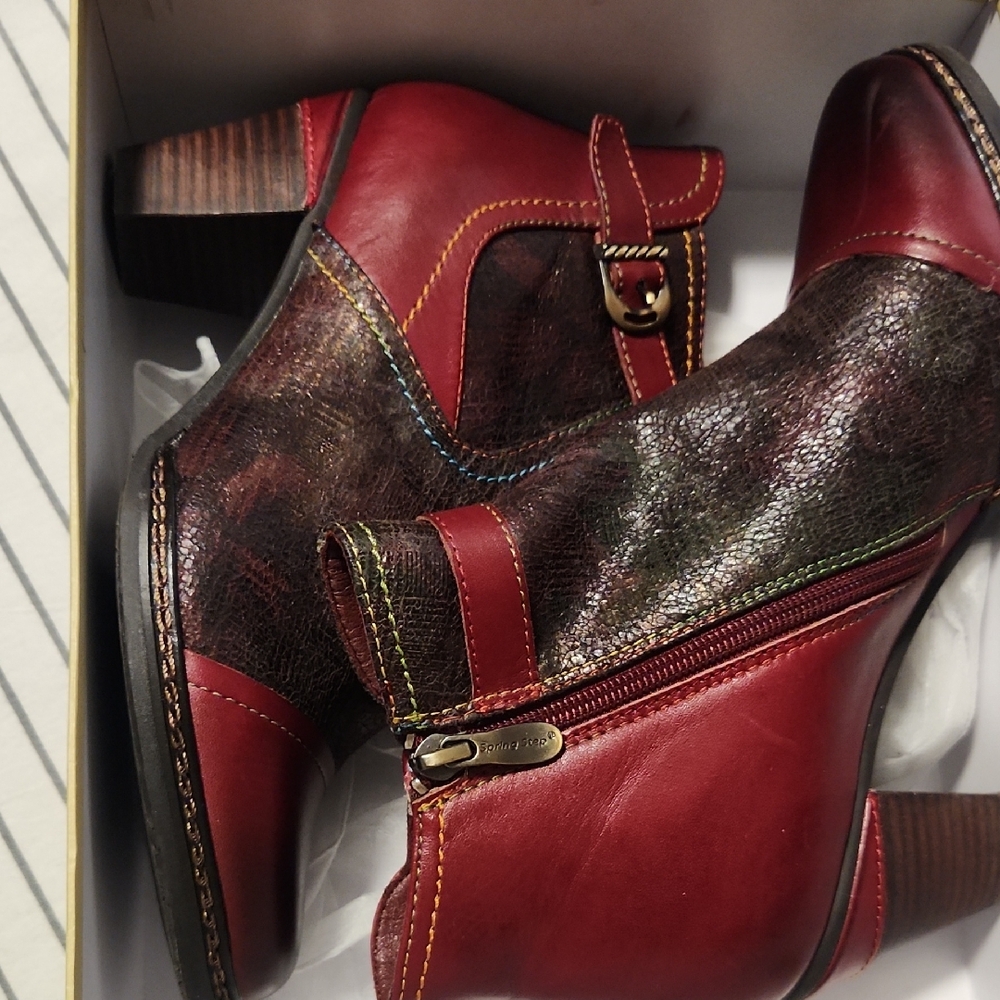 L'Artiste- Stylish Red and Brown Women's Ankle Boots